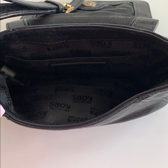 Michael Kors Crossbody Bag - Picture 4 of 8